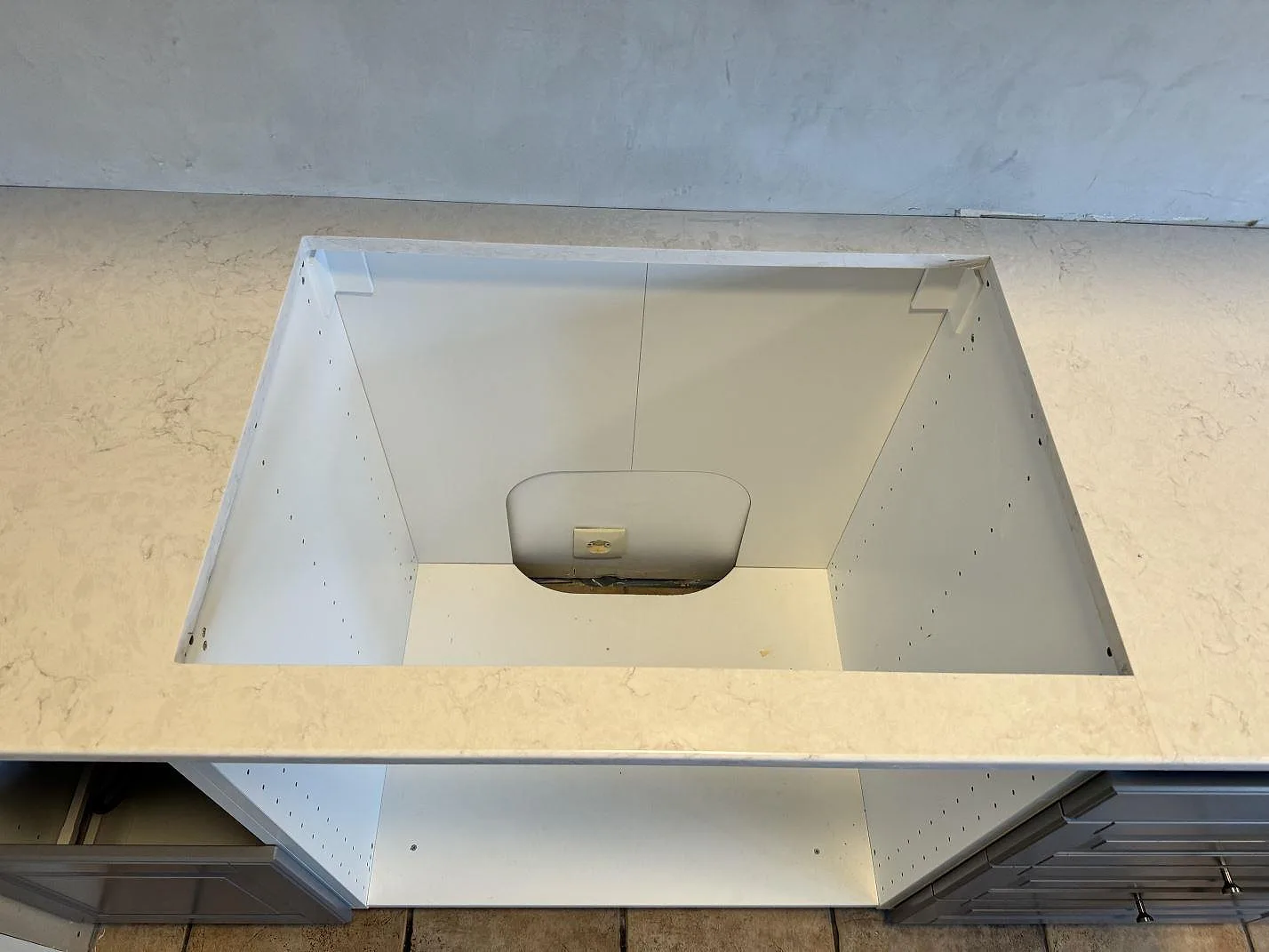 Køkkenbordplade i Silestone Snowy Ibiza, Svedala – billede 4