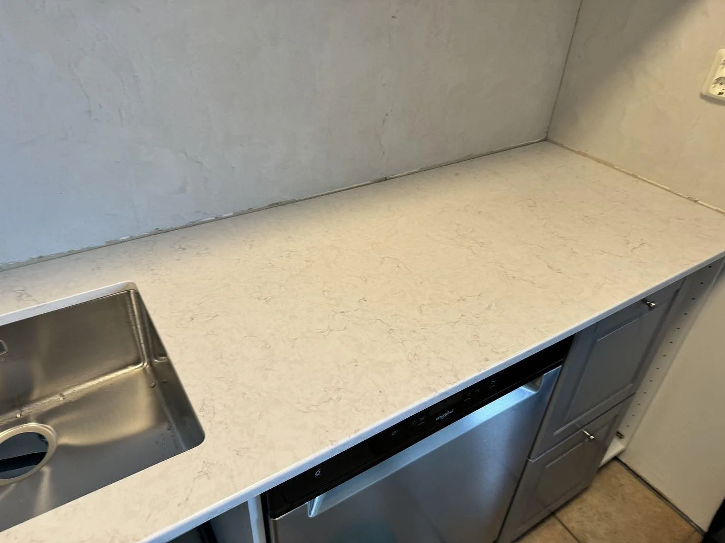 Køkkenbordplade i Silestone Snowy Ibiza, Svedala – billede 2