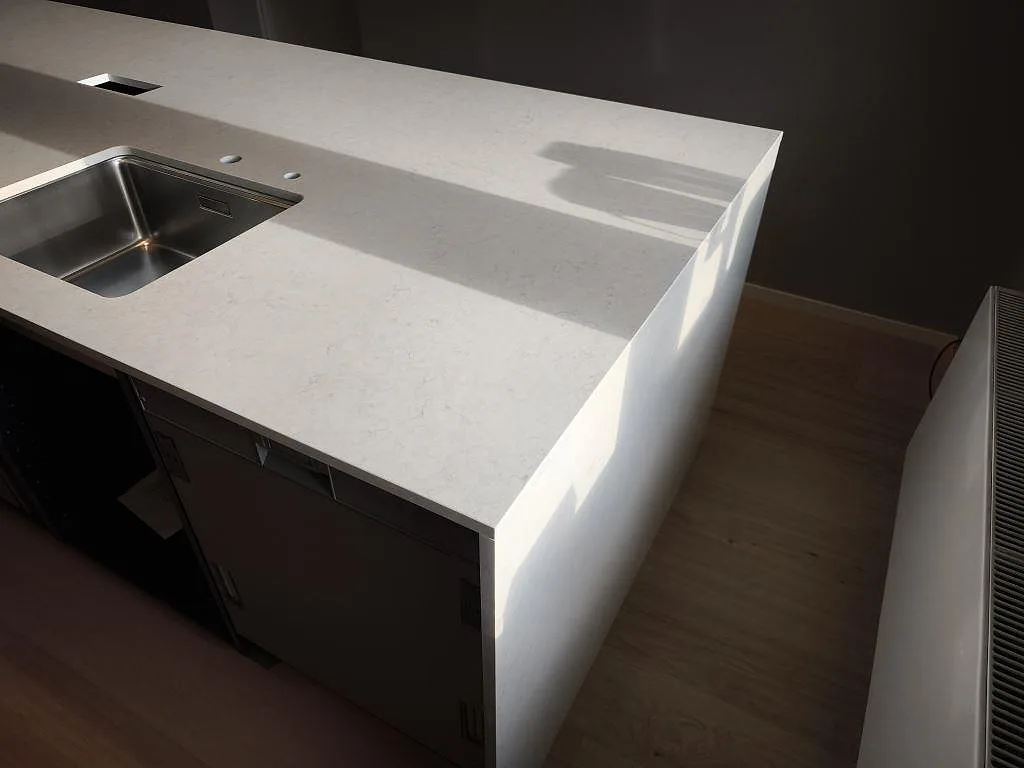 Køkkenbordplade i Silestone Snowy Ibiza, Svedala – billede 6