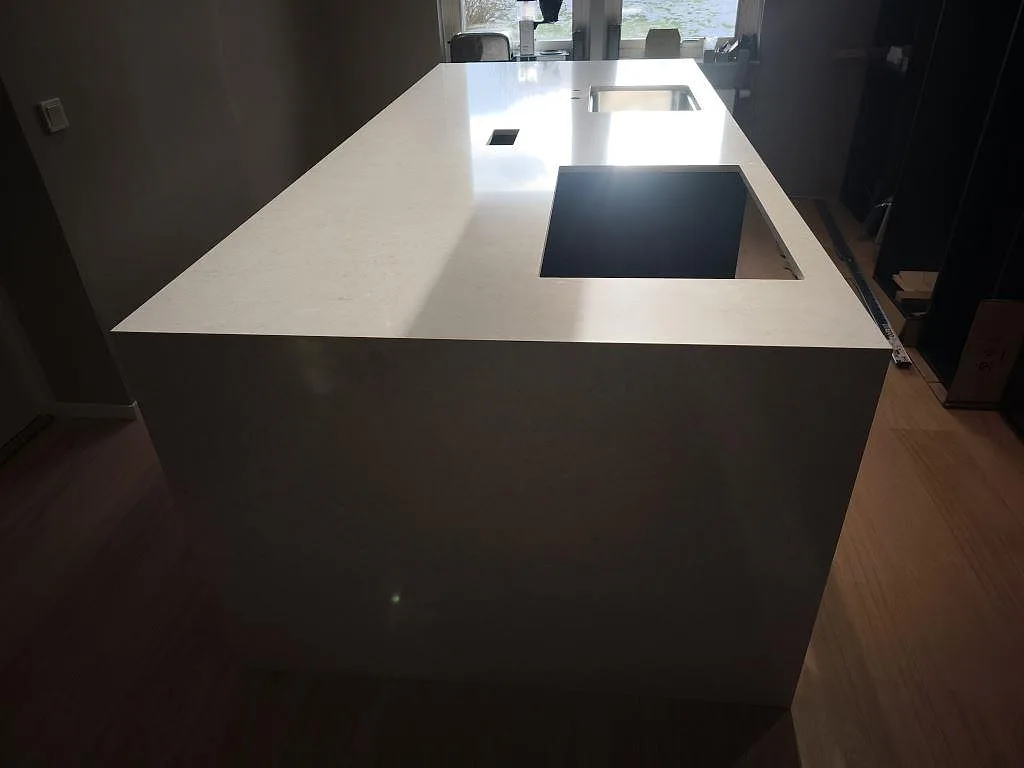 Køkkenbordplade i Silestone Snowy Ibiza, Svedala – billede 8