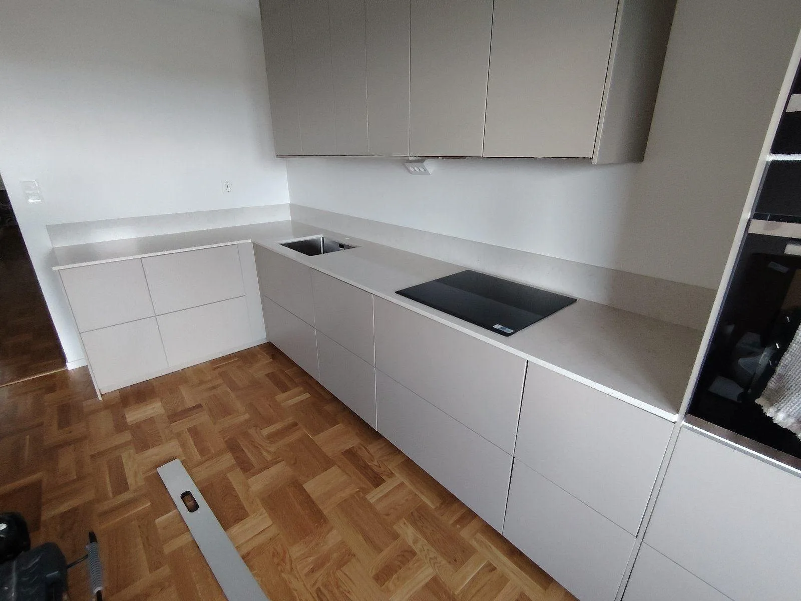 Gennemført projekt: Køkkenbordplade i Silestone Snowy Ibiza, Täby.