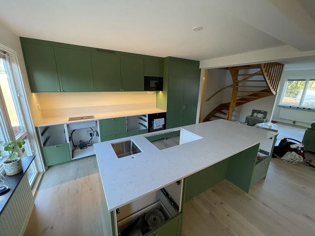 Køkkenbordplade i Silestone Snowy Ibiza, Täby – billede 3