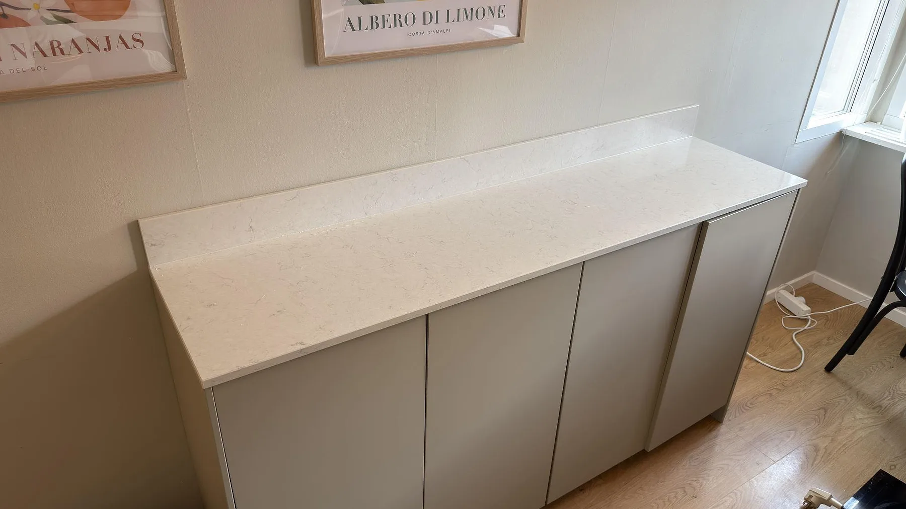Køkkenbordplade i Silestone Snowy Ibiza, Täby – billede 4