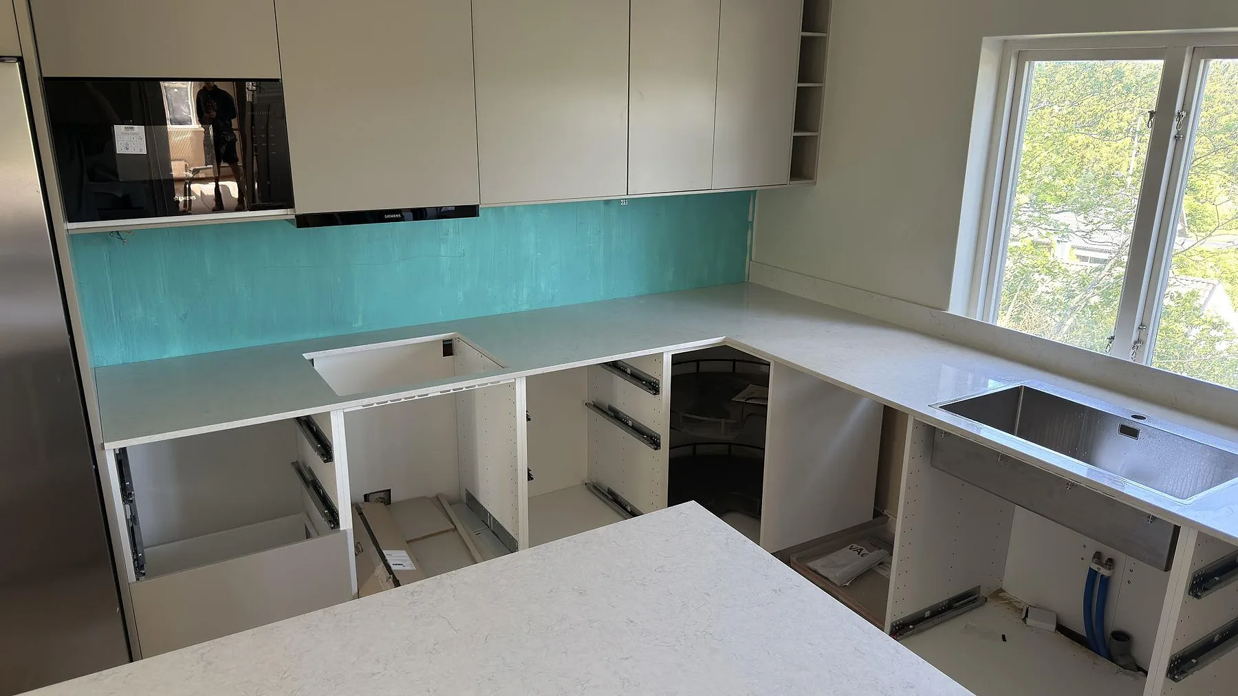 Køkkenbordplade i Silestone Snowy Ibiza, Täby – billede 3