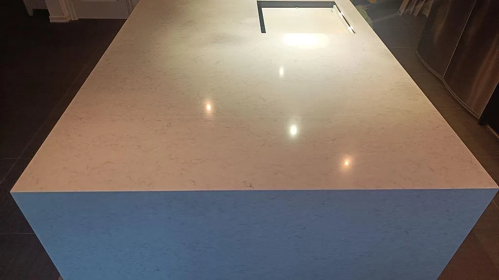 Køkkenbordplade i Silestone Snowy Ibiza, Tomelilla – billede 2