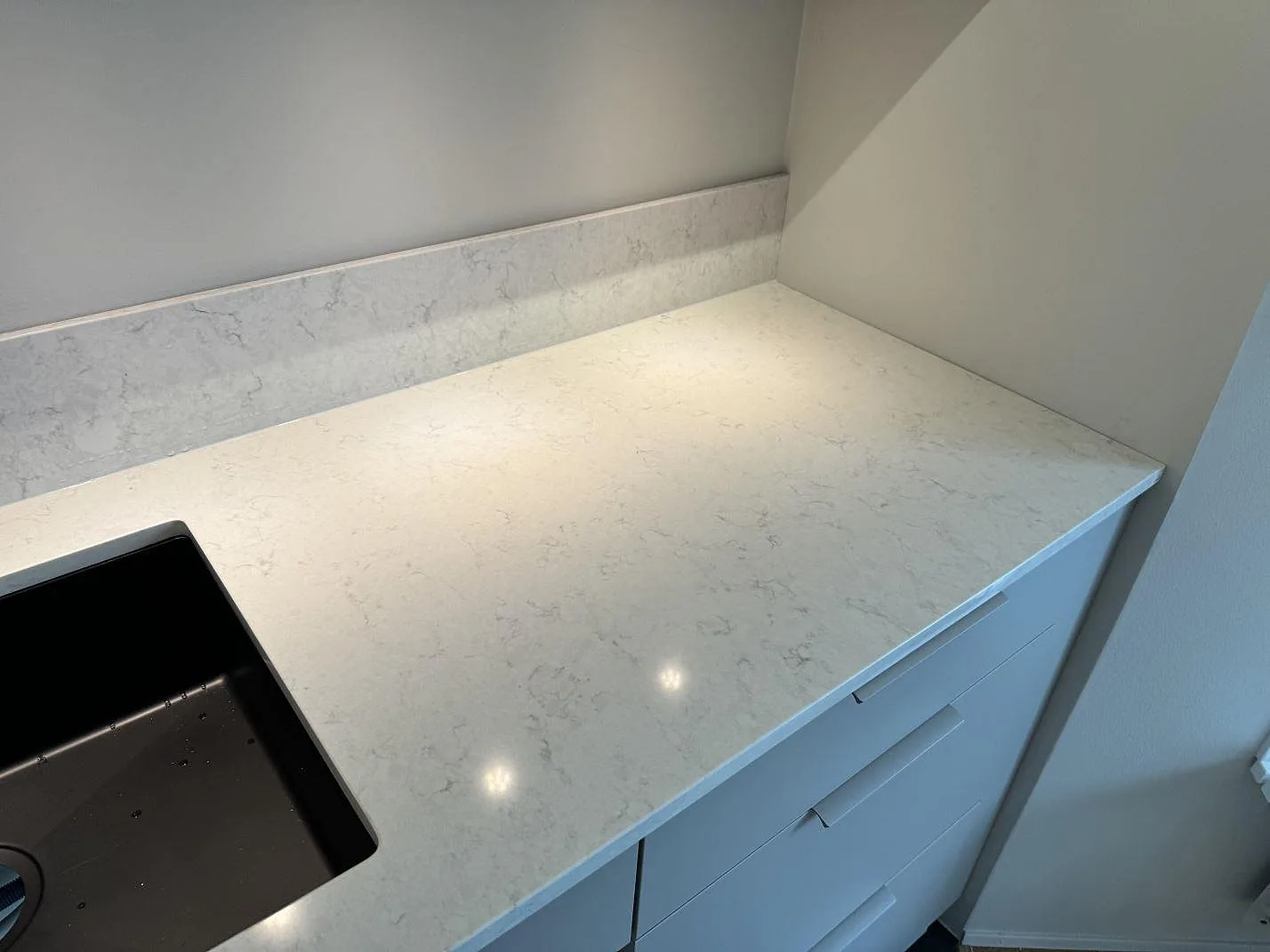 Køkkenbordplade i Silestone Snowy Ibiza, Torslanda – billede 4
