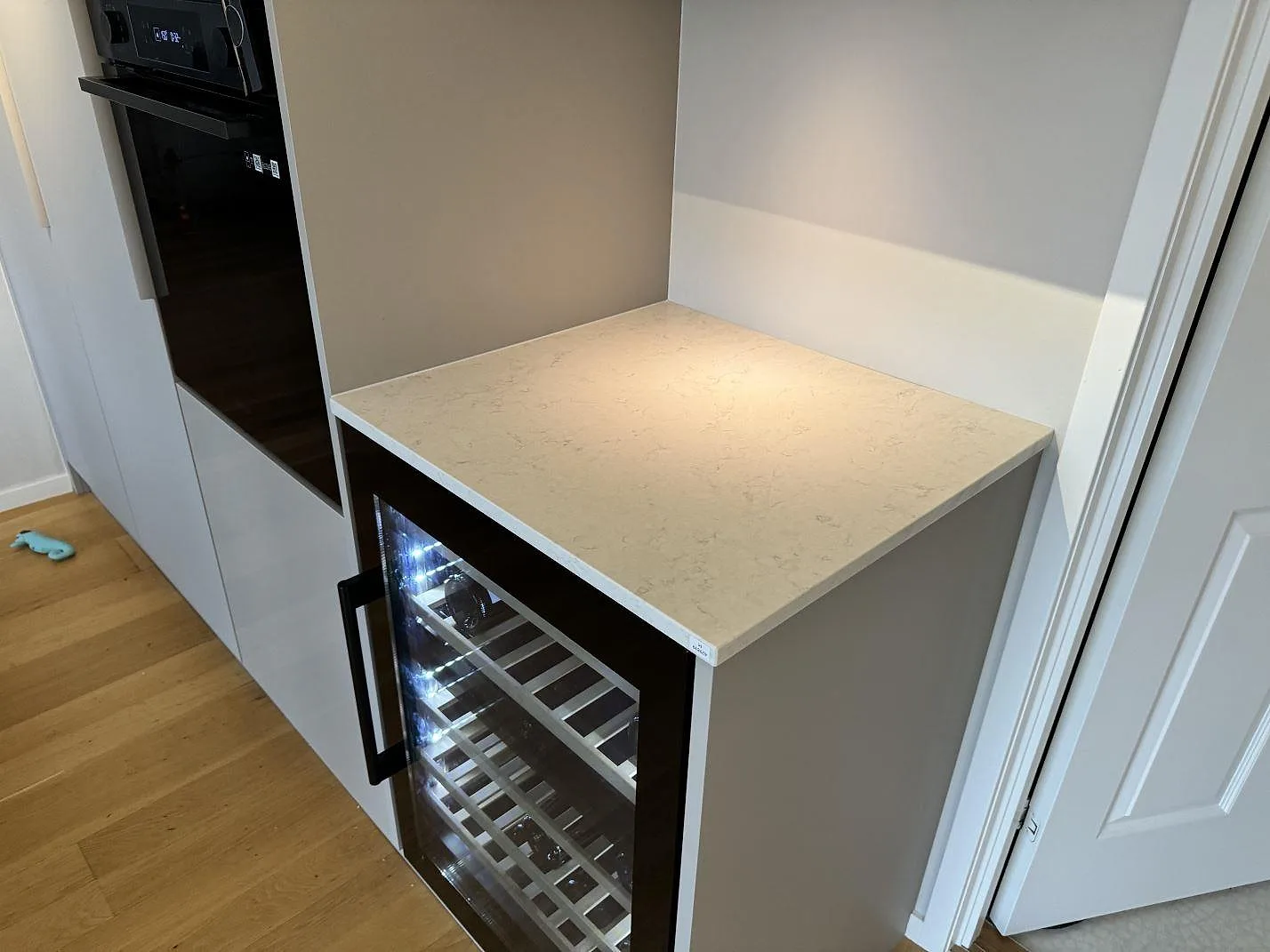 Køkkenbordplade i Silestone Snowy Ibiza, Torslanda – billede 2