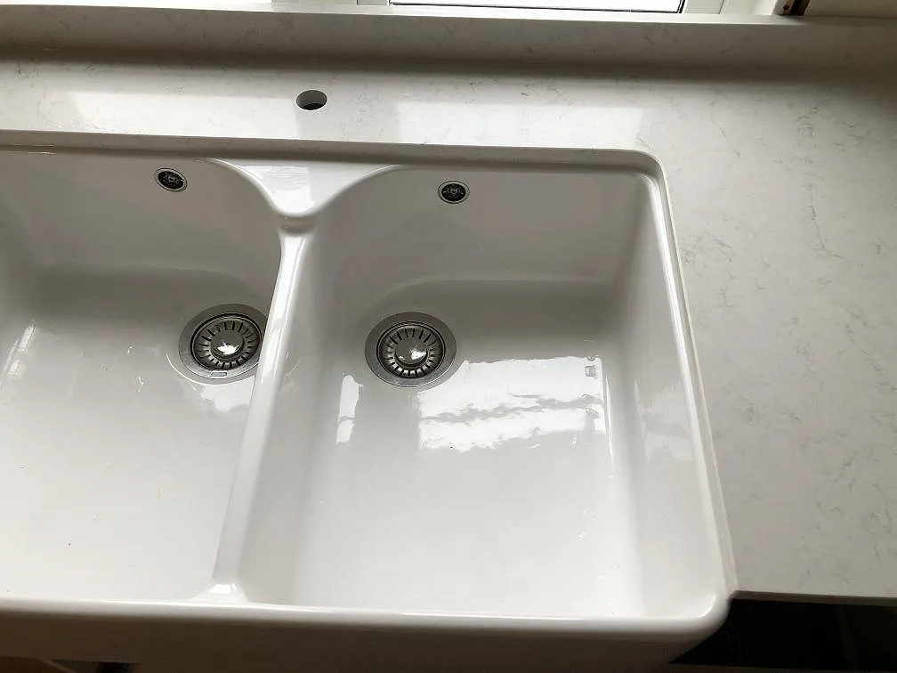 Køkkenbordplade i Silestone Snowy Ibiza, Träslövsläge