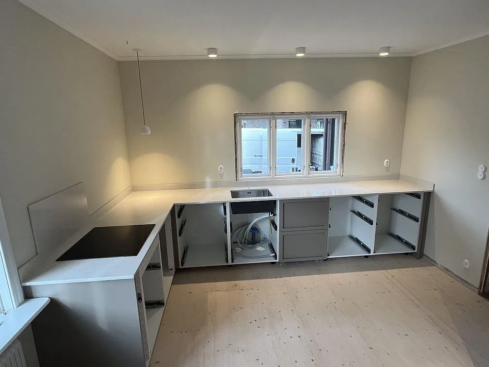 Køkkenbordplade i Silestone Snowy Ibiza, Tranås – billede 2
