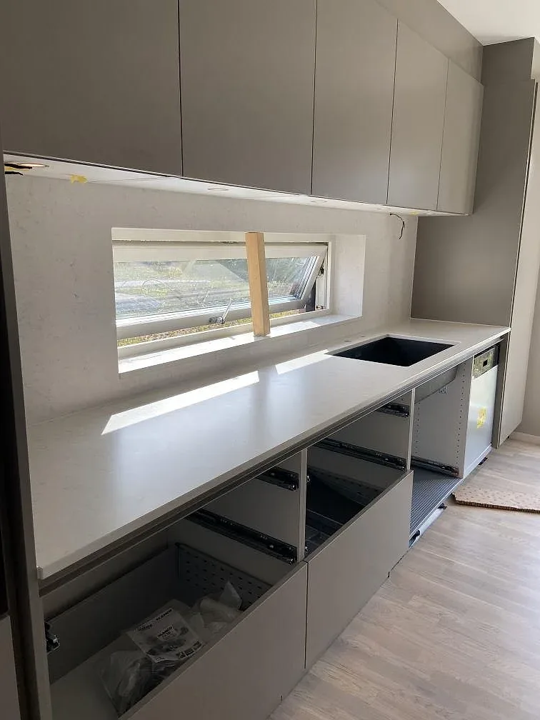 Køkkenbordplade i Silestone Snowy Ibiza, Trelleborg – billede 2