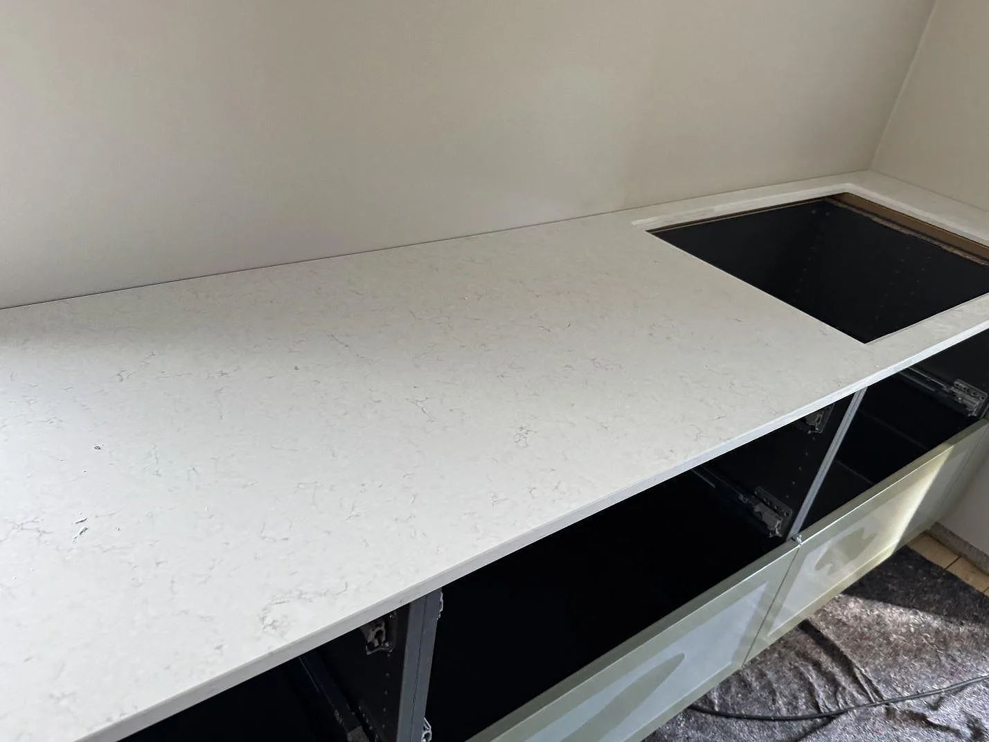 Køkkenbordplade i Silestone Snowy Ibiza, Trelleborg – billede 4