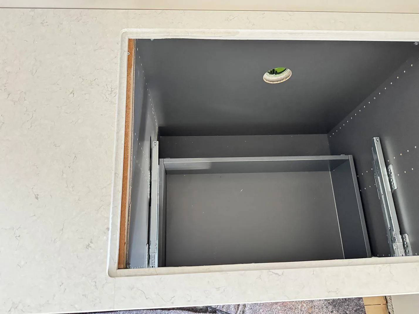 Køkkenbordplade i Silestone Snowy Ibiza, Trelleborg – billede 5