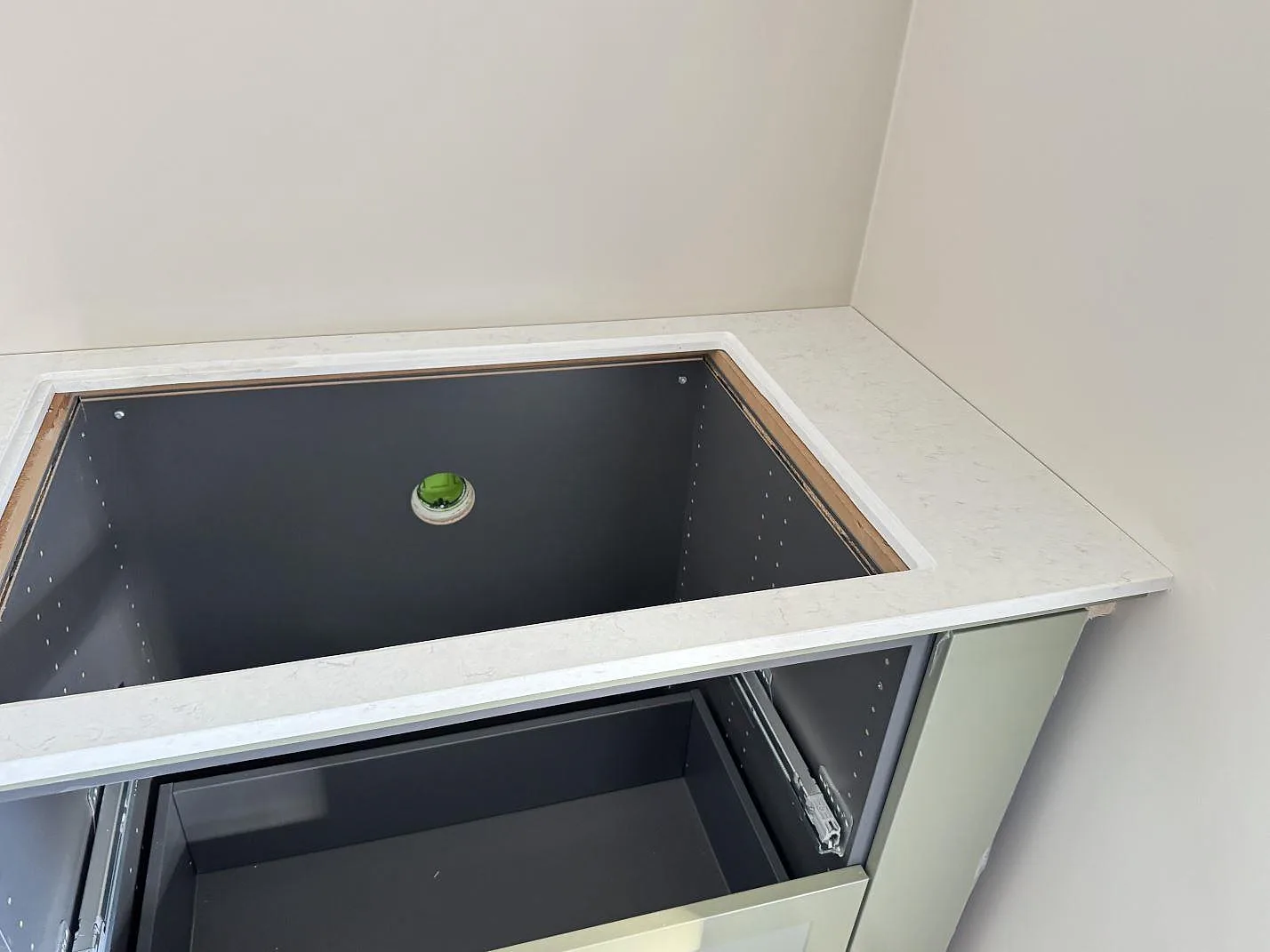 Køkkenbordplade i Silestone Snowy Ibiza, Trelleborg – billede 6