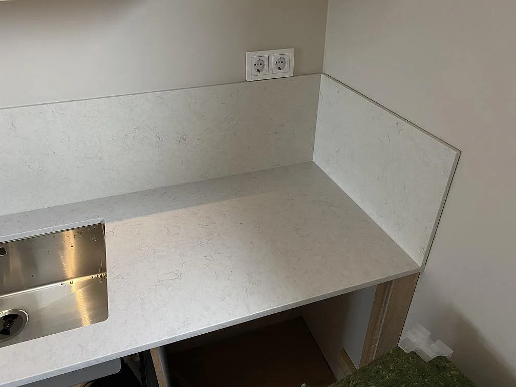 Køkkenbordplade i Silestone Snowy Ibiza, Tygelsjö – billede 7
