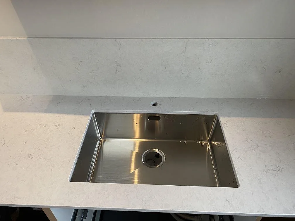 Køkkenbordplade i Silestone Snowy Ibiza, Tygelsjö – billede 4
