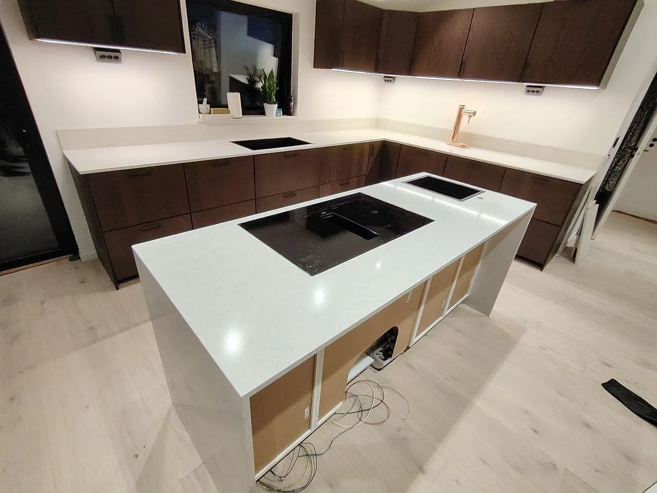 Gennemført projekt: Køkkenbordplade i Silestone Snowy Ibiza, Tyresö.