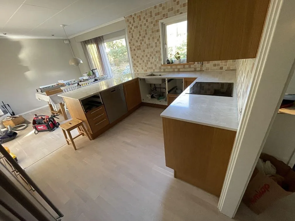 Køkkenbordplade i Silestone Snowy Ibiza, Tyresö – billede 2