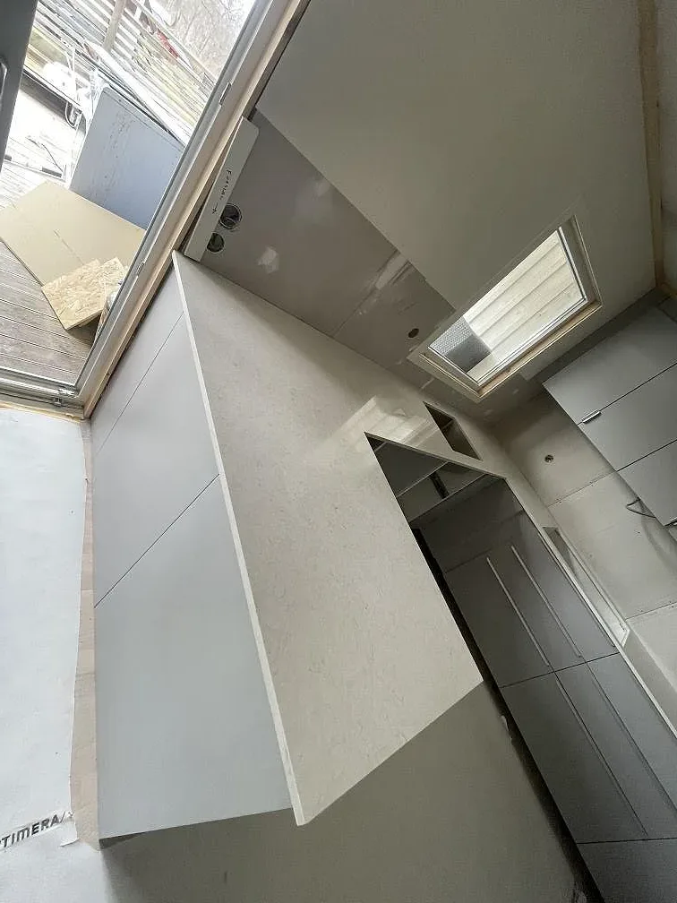 Køkkenbordplade i Silestone Snowy Ibiza, Ulricehamn – billede 4
