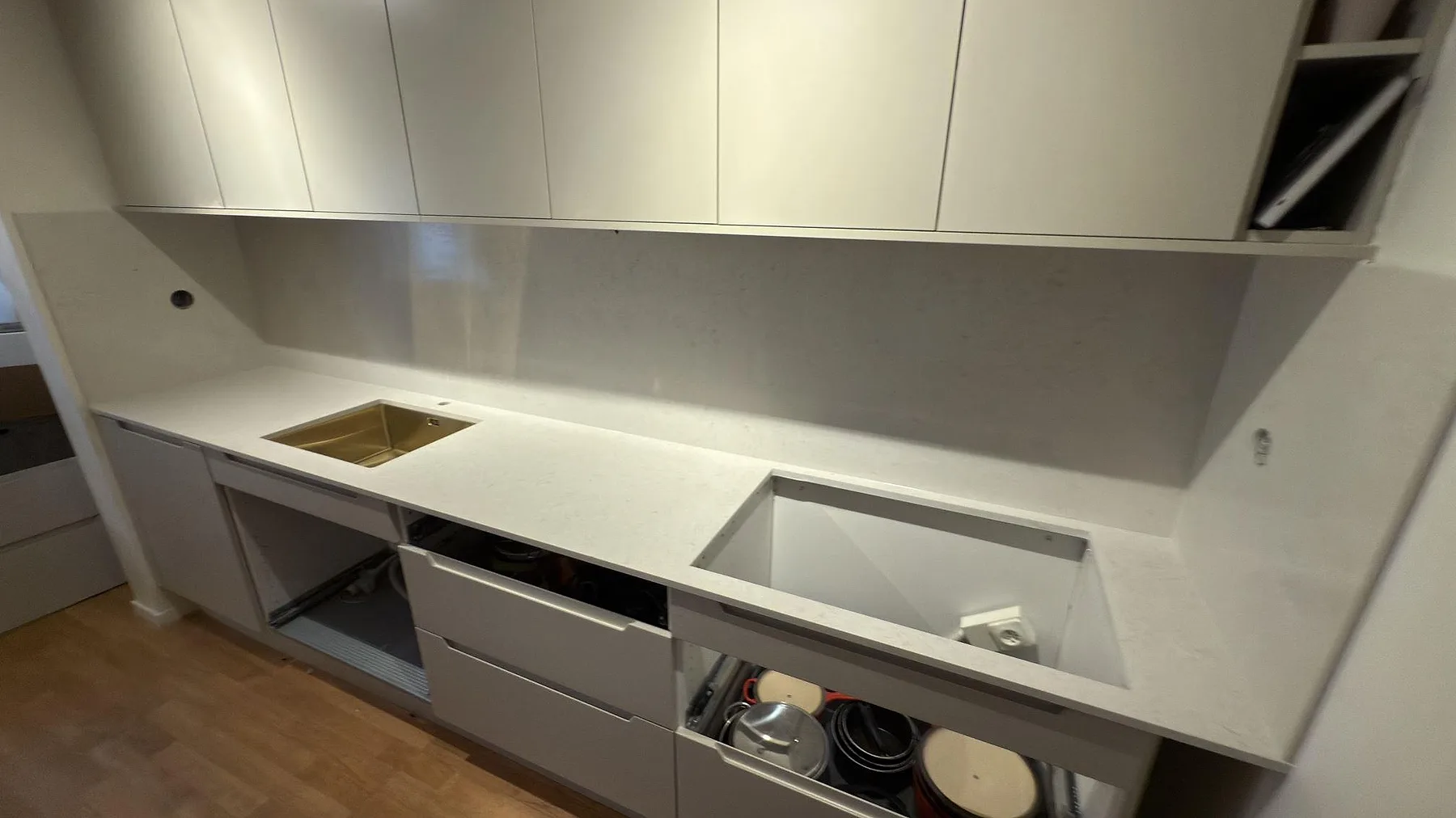 Køkkenbordplade i Silestone Snowy Ibiza, Upplands Väsby – billede 3