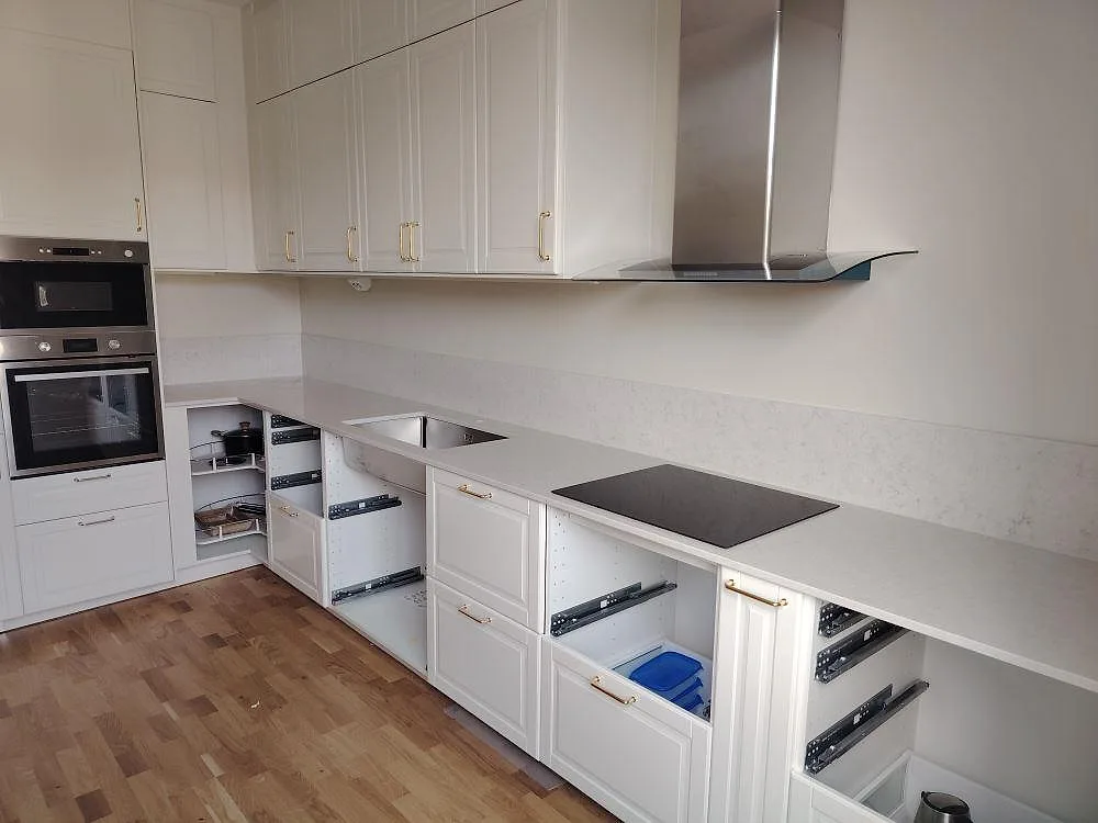 Gennemført projekt: Køkkenbordplade i Silestone Snowy Ibiza, Västerås.
