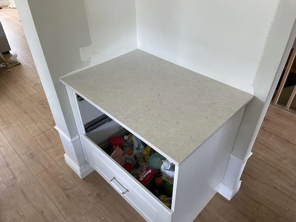 Køkkenbordplade i Silestone Snowy Ibiza, Västerås – billede 3