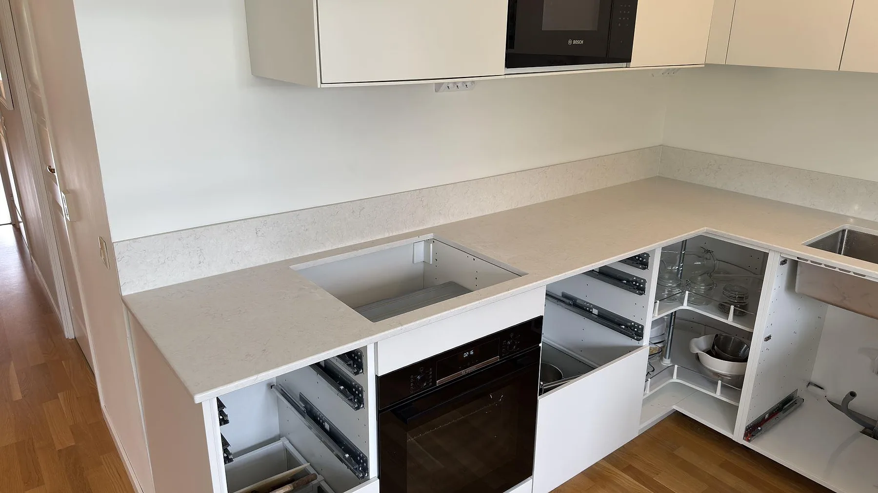 Køkkenbordplade i Silestone Snowy Ibiza, Västerås – billede 2