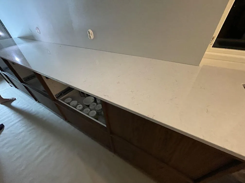 Køkkenbordplade i Silestone Snowy Ibiza, Västerås – billede 4