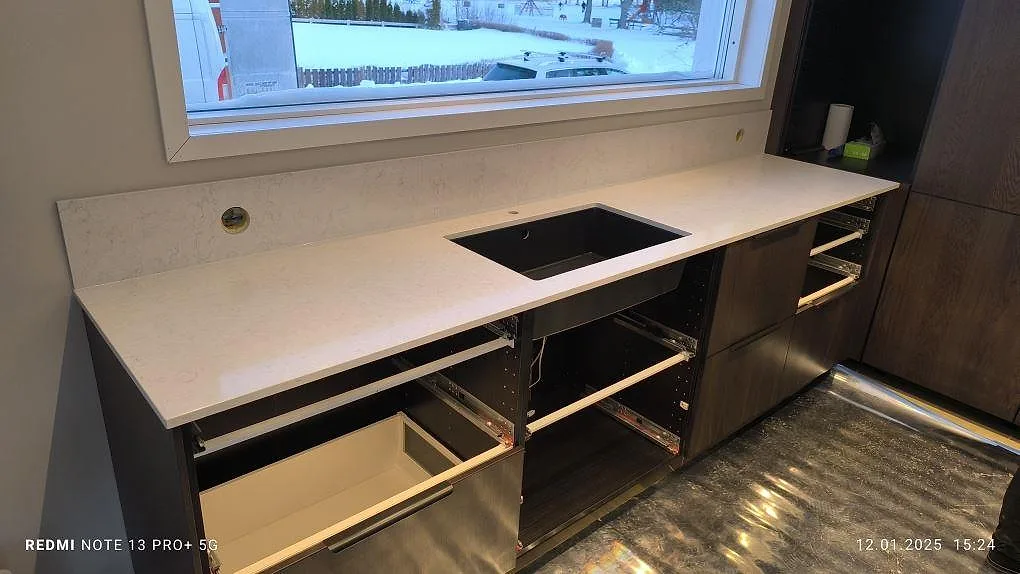 Køkkenbordplade i Silestone Snowy Ibiza, Västervik – billede 2