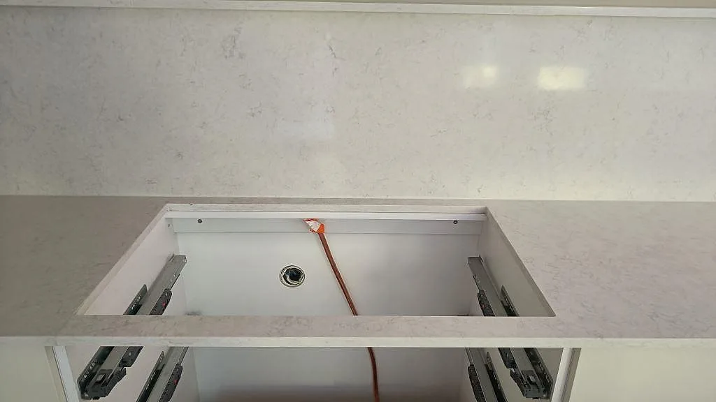 Køkkenbordplade i Silestone Snowy Ibiza, Västra Frölunda – billede 6