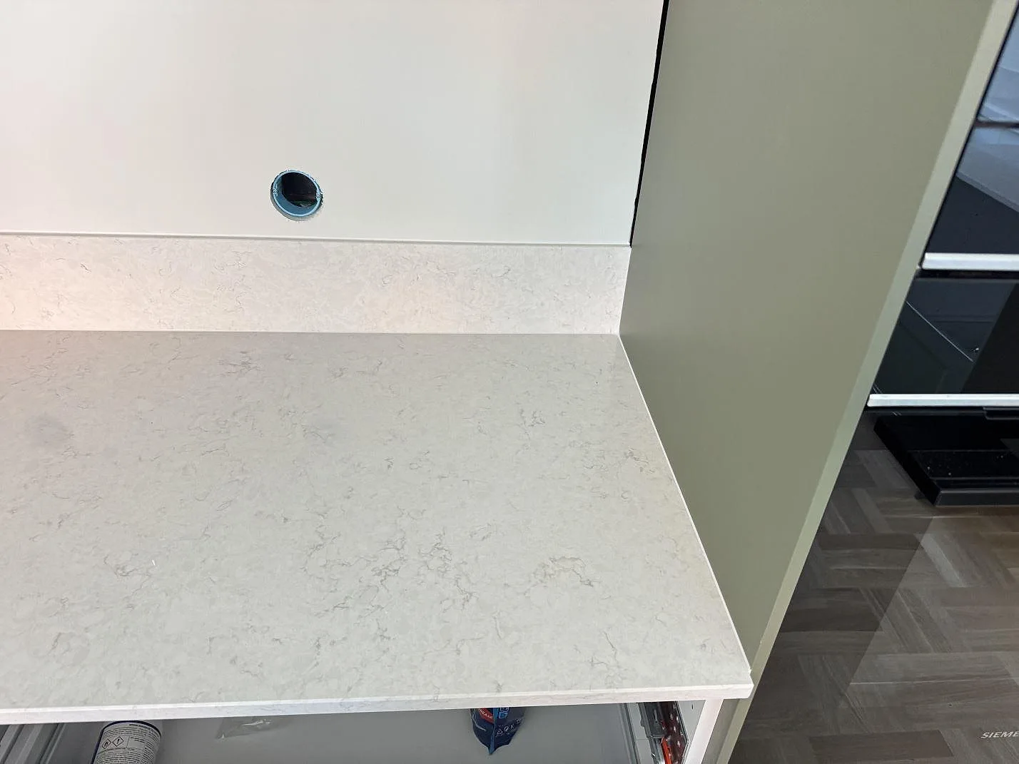 Køkkenbordplade i Silestone Snowy Ibiza, Västra Frölunda – billede 6