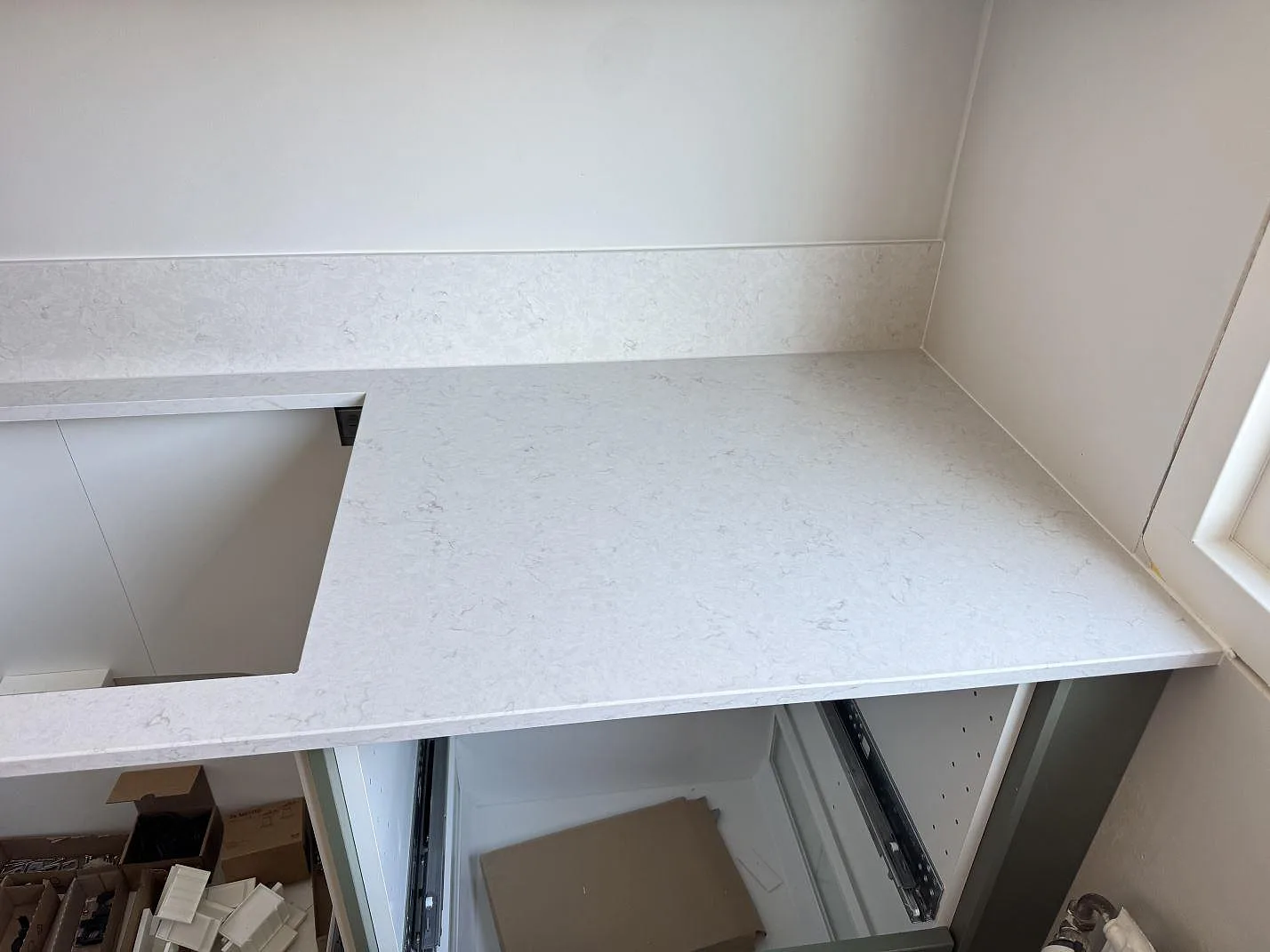 Køkkenbordplade i Silestone Snowy Ibiza, Västra Frölunda – billede 2