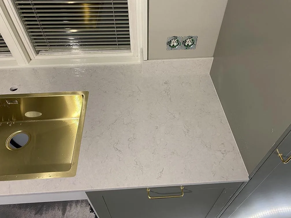 Køkkenbordplade i Silestone Snowy Ibiza, Växjö – billede 4