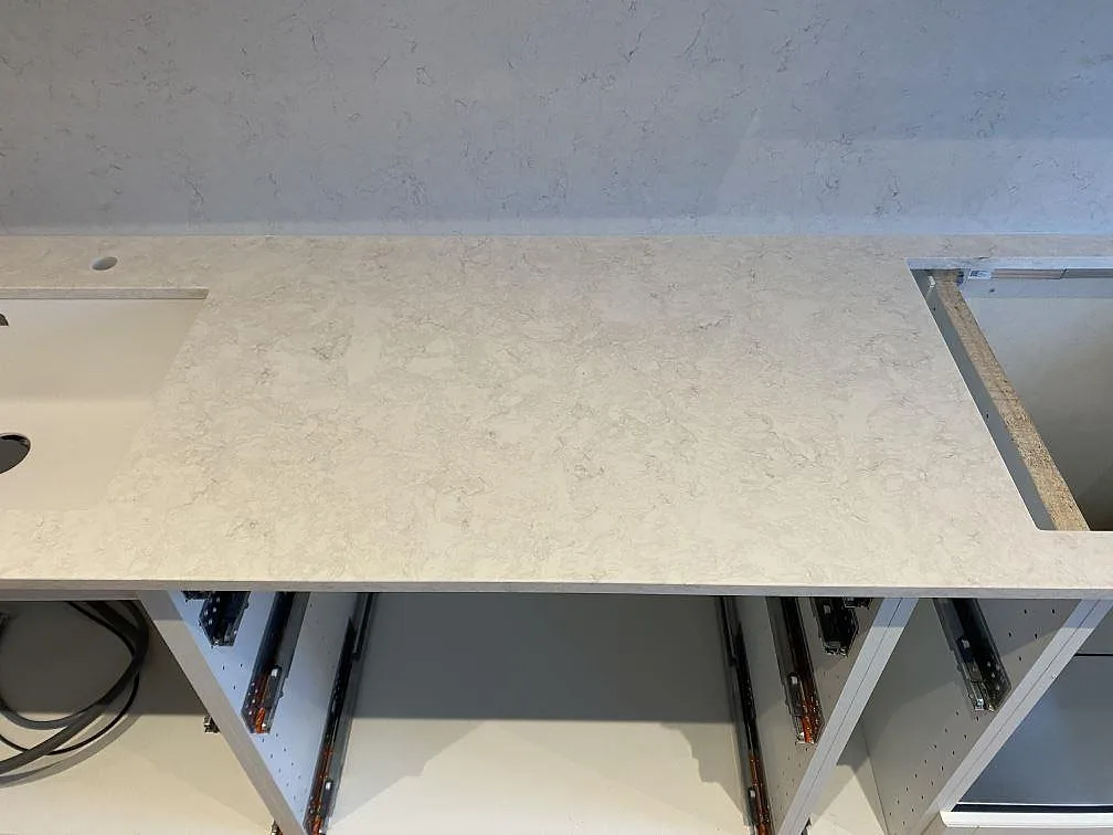 Køkkenbordplade i Silestone Snowy Ibiza, Vallberga – billede 6