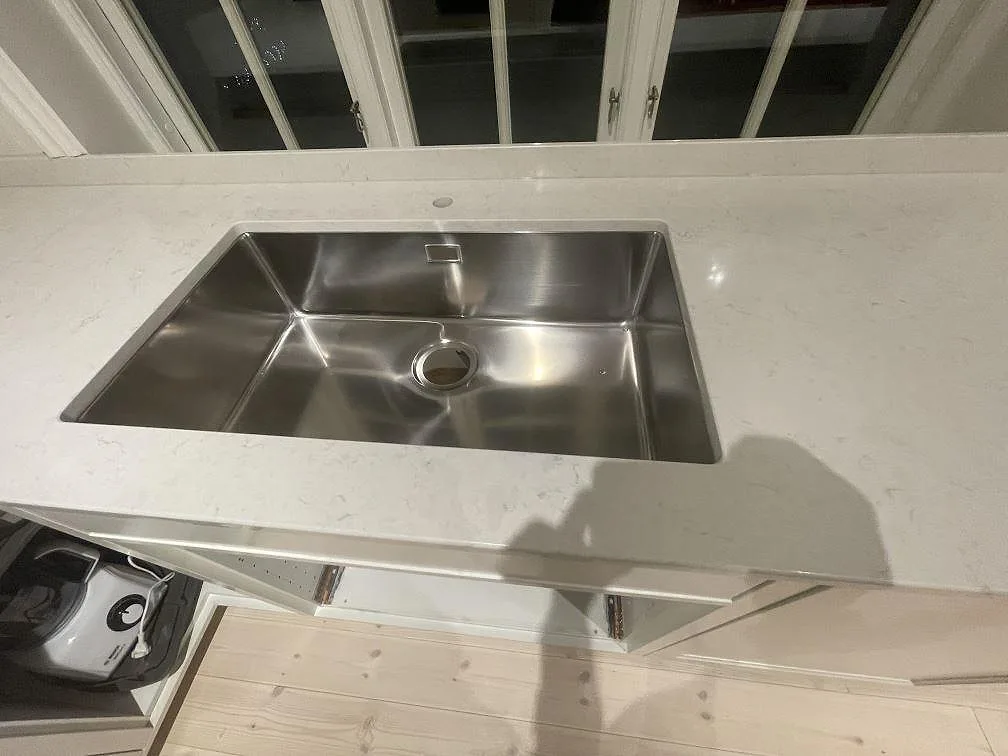 Køkkenbordplade i Silestone Snowy Ibiza, Vallentuna – billede 6