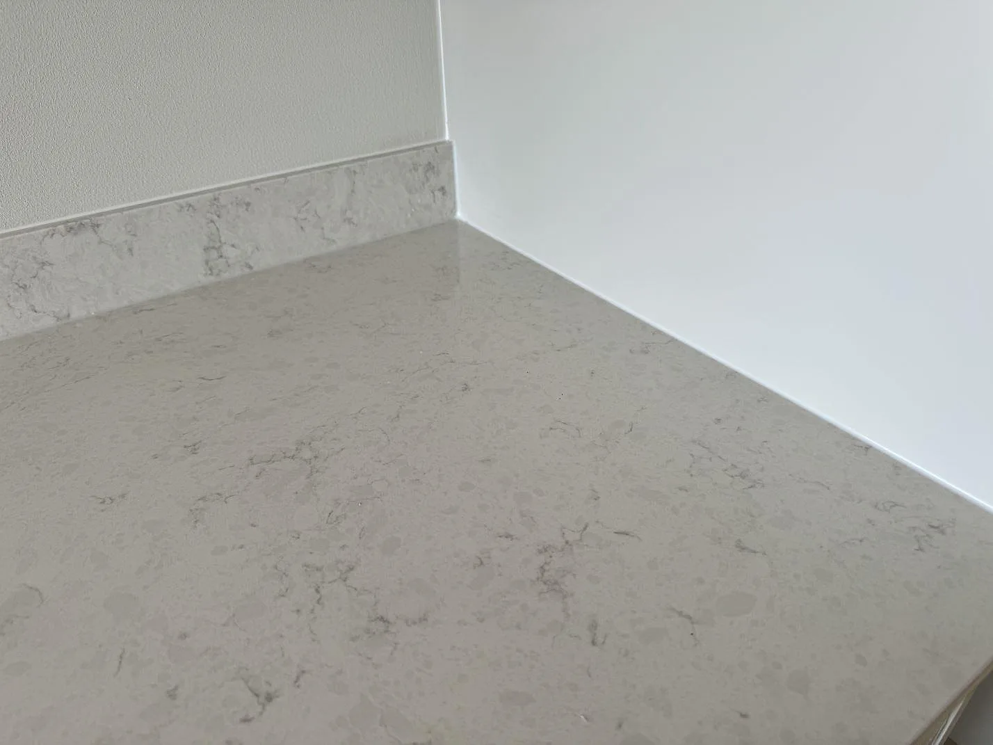 Køkkenbordplade i Silestone Snowy Ibiza, Varberg – billede 8