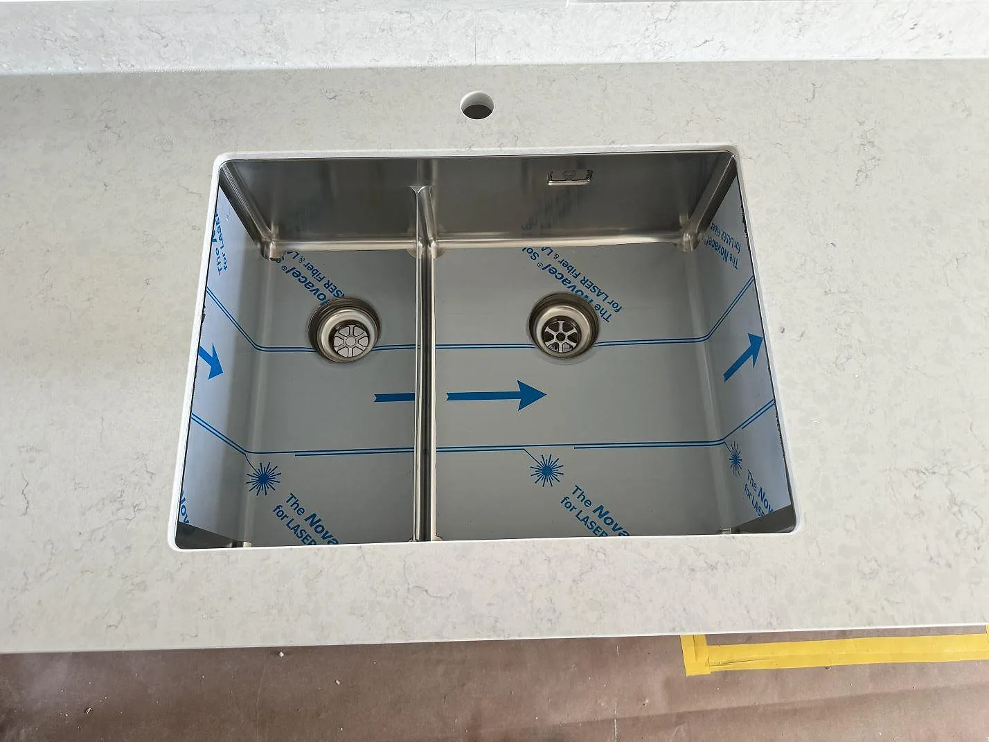 Køkkenbordplade i Silestone Snowy Ibiza, Varberg – billede 3