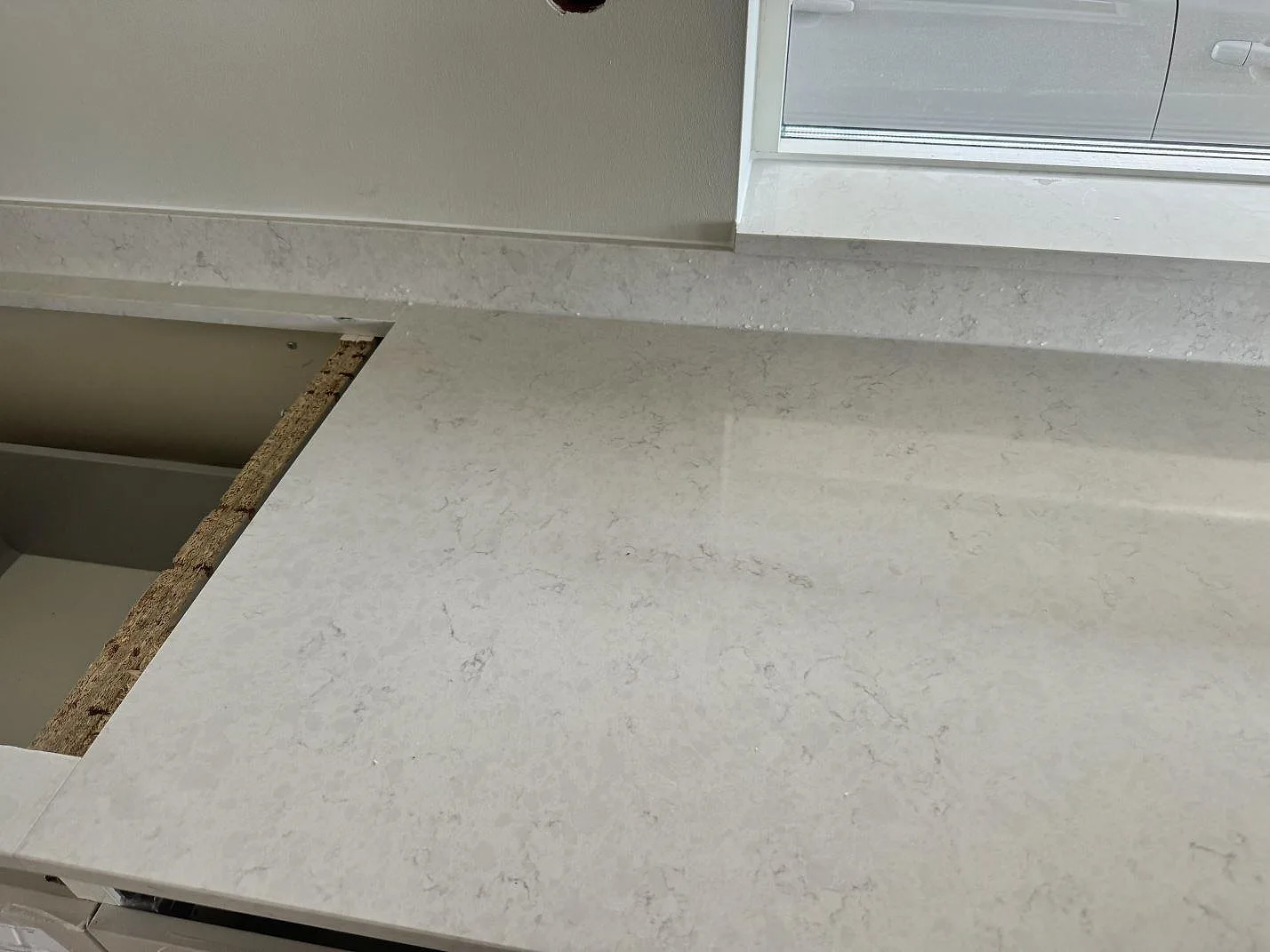 Køkkenbordplade i Silestone Snowy Ibiza, Varberg – billede 5