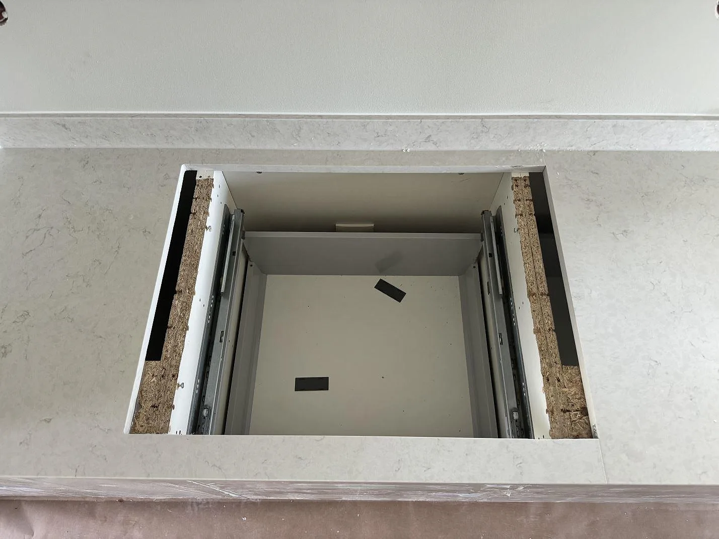 Køkkenbordplade i Silestone Snowy Ibiza, Varberg – billede 6