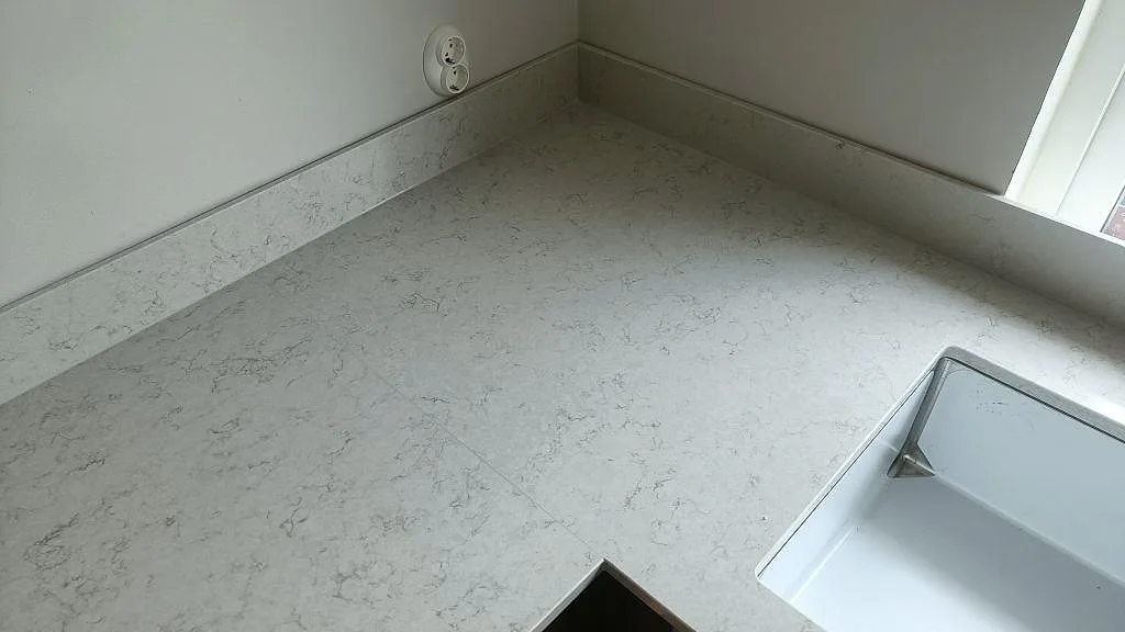 Køkkenbordplade i Silestone Snowy Ibiza, Vellinge – billede 4