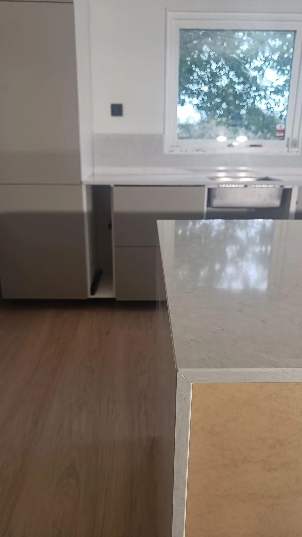 Køkkenbordplade i Silestone Snowy Ibiza, Viken – billede 7
