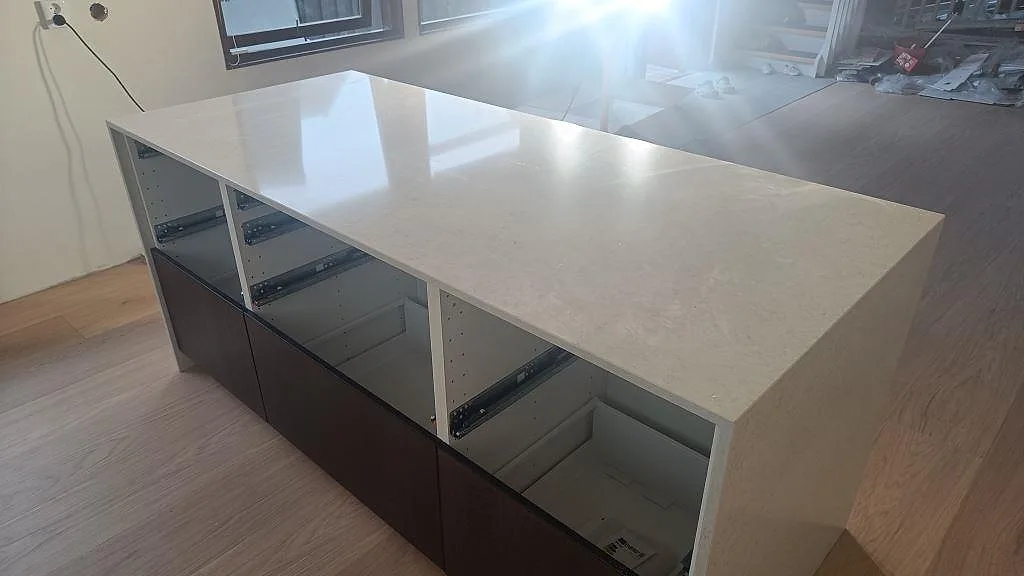 Køkkenbordplade i Silestone Snowy Ibiza, Viken – billede 3