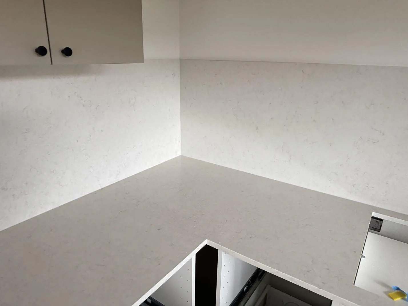 Køkkenbordplade i Silestone Snowy Ibiza, Ystad – billede 4
