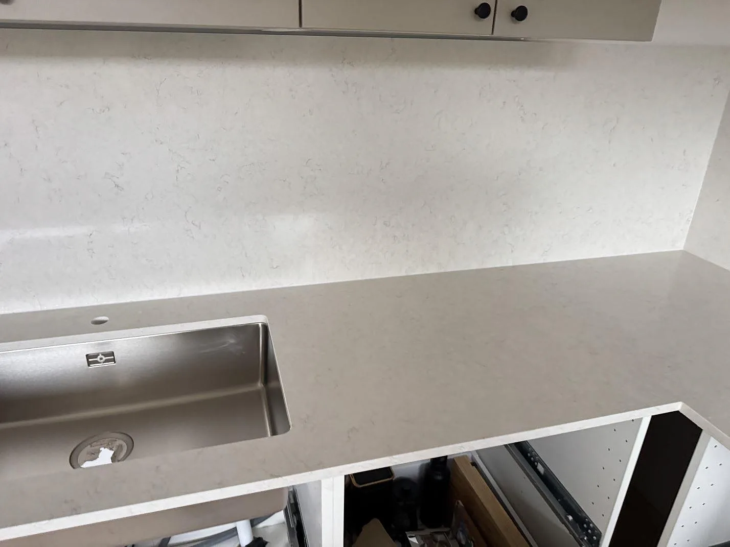 Køkkenbordplade i Silestone Snowy Ibiza, Ystad – billede 2