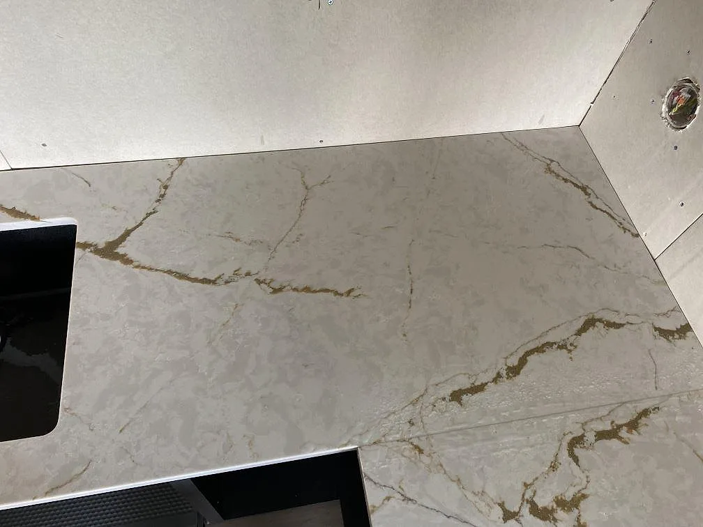 Køkkenbordplade i Silestone Versallies Ivory, Varberg – billede 5