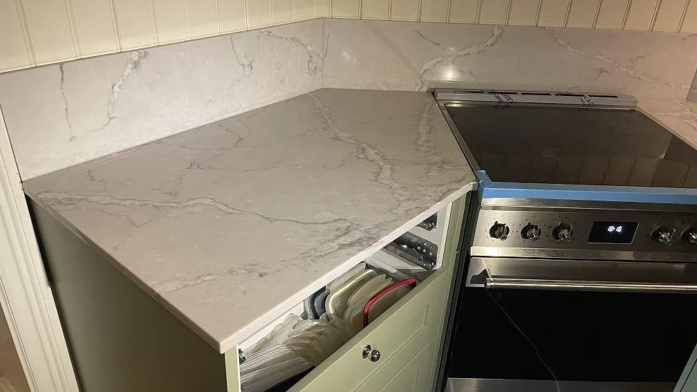 Køkkenbordplade i Silestone Victorian silver, Göteborg – billede 6