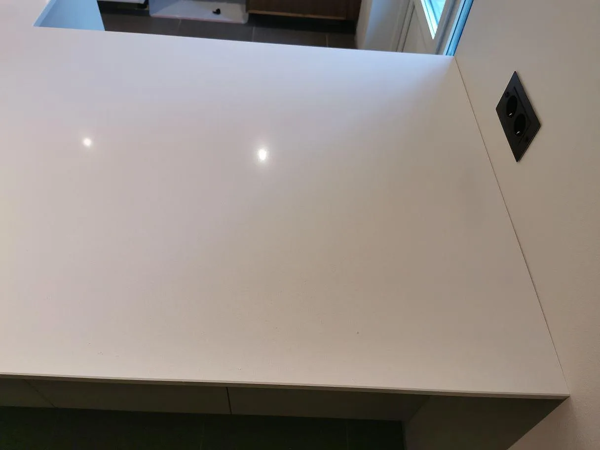 Køkkenbordplade i Silestone White Storm, Höllviken – billede 2
