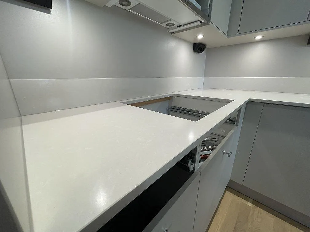 Køkkenbordplade i Silestone Yukon, Örebro – billede 2