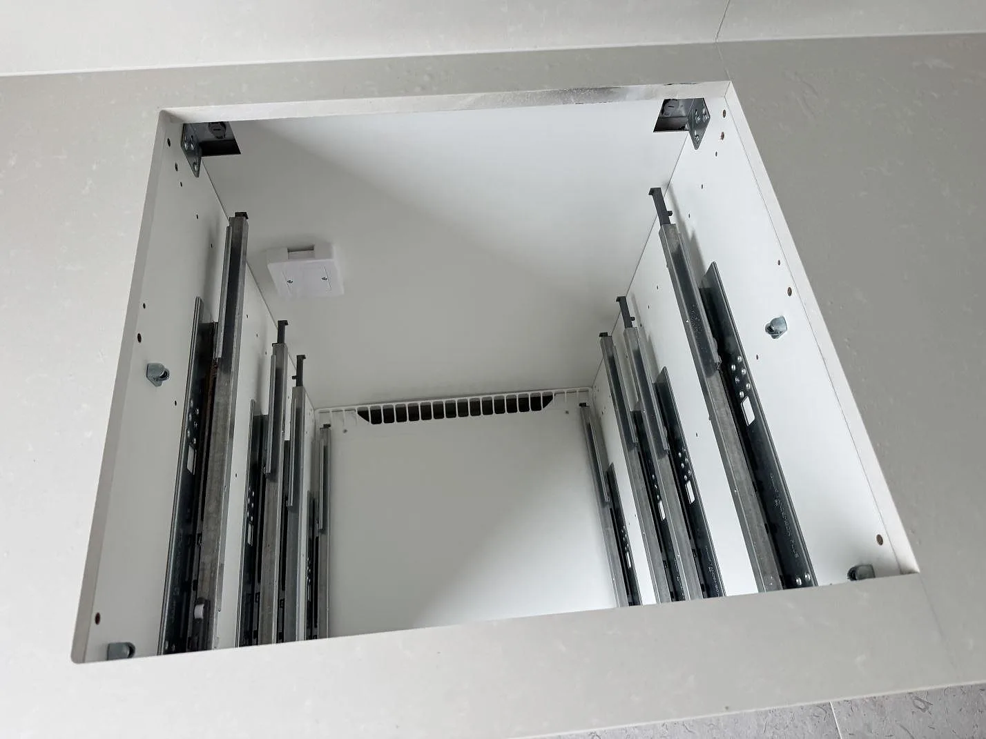 Køkkenbordplade i Silestone Yukon, Råå – billede 7