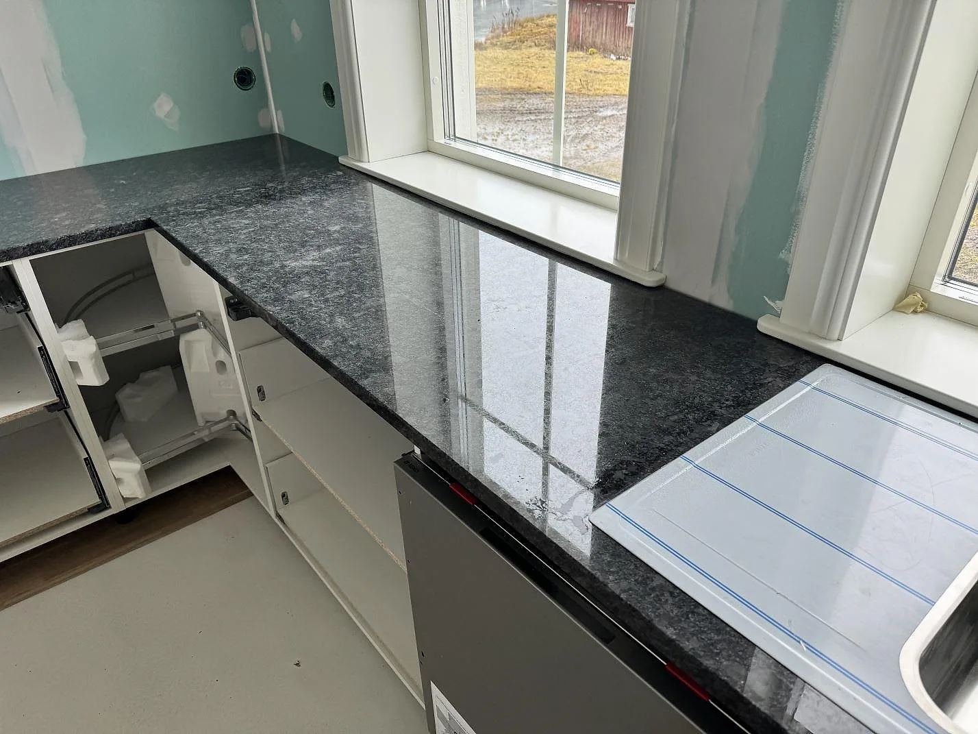 Køkkenbordplade i Steel Grey, Älmestad