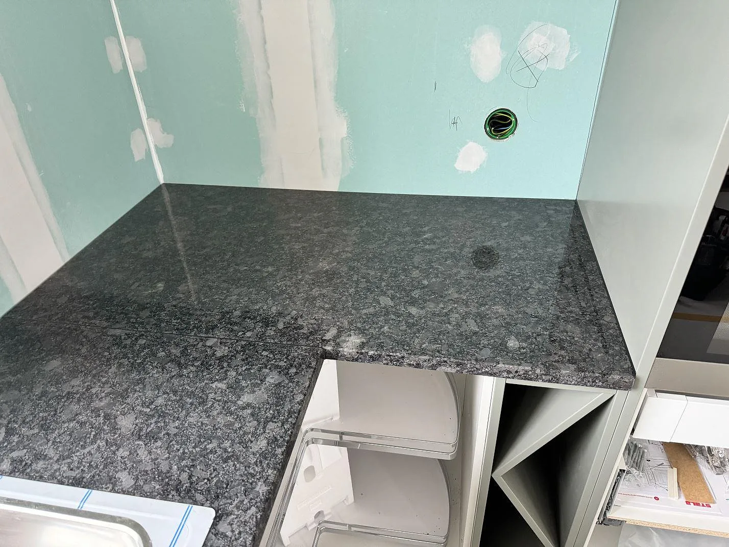 Køkkenbordplade i Steel Grey, Älmestad – billede 5